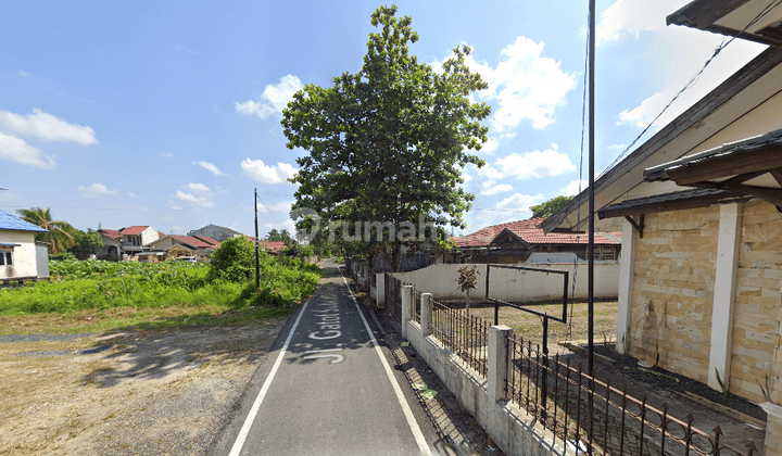 Cessie Khusus Investor, Rumah 2 Lantai di Jl. Kayu Putih 2