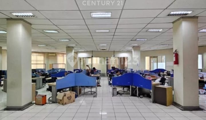Ready-to-Use Building in South Jakarta FR17141