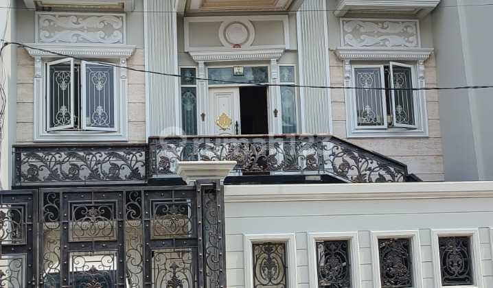 Luxury Classic Interior House in Menteng, Central Jakarta Gb-17539 2