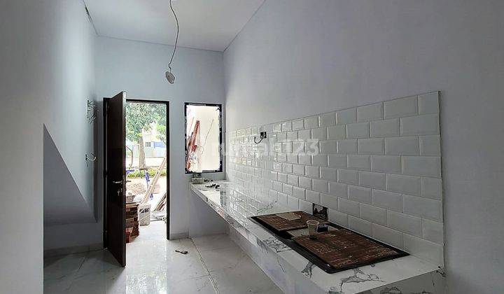 Rumah Baru 2 Lantai Hadap Timur di Graha Raya Bintaro Jaya Gb 9833 8