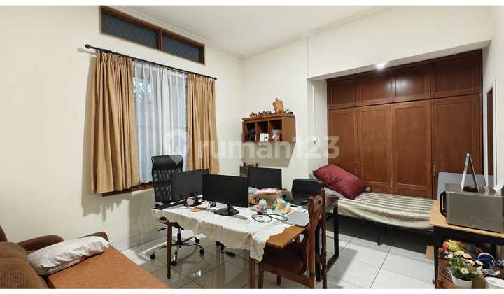 Rumah dengan Tanah yang Luas di Bintaro Tangsel Gb-17819 2