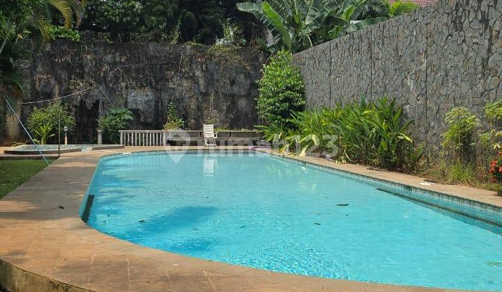 House with Swimming Pool in Pondok Pinang South Jakarta Lr-17740