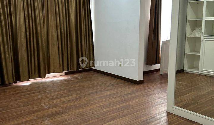 Rumah 3 Lantai Interior Elegan di Senayan Bintaro Jaya UT-15733 2