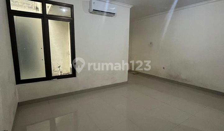 Rumah Unfurnished 2 Lantai Dijual Segera di Sektor 9 Bintaro WM-15187 2