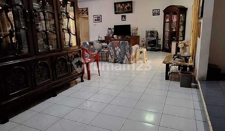 Dijual Rumah Asri 2 Lantai Lokasi Strategis di Sektor 1 Bintaro Jaya UT-17011 2