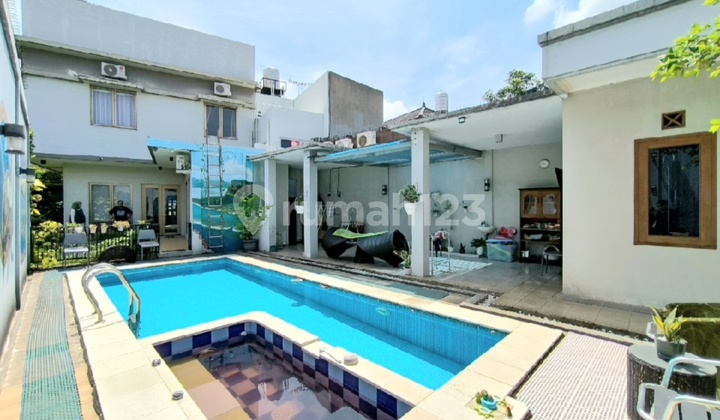 House with Swimming Pool in Bintaro Tangsel Gb-15386