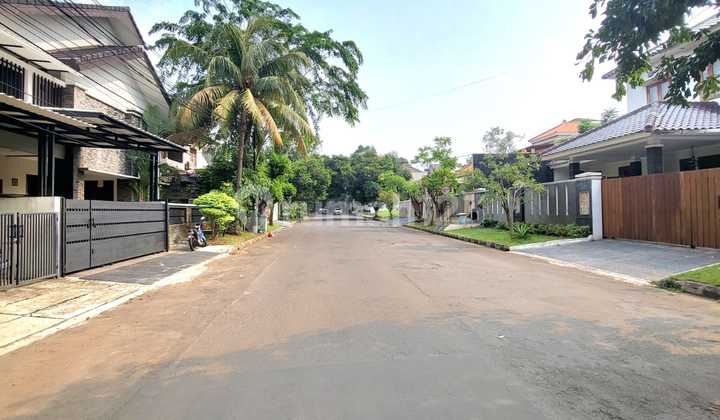 Rumah dengan Tanah yang Luas di Bintaro Tangsel Sc-15020 2