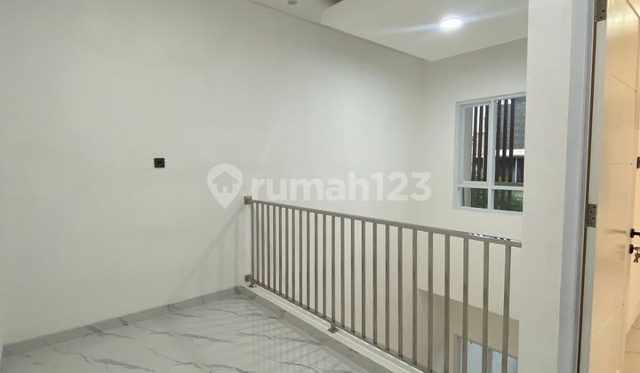 Rumah Baru 2 lantai Metland Puri 2