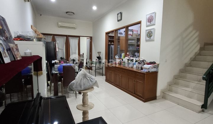 For Sale 3-Story House in Taman Duta Mas - West Jakarta For Sale 3-Story House in Taman Duta Mas - West Jakarta