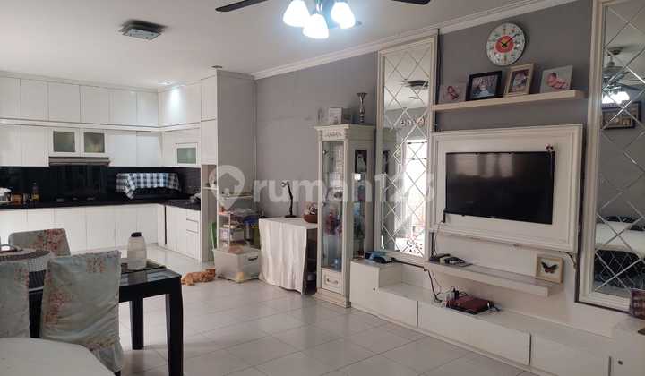 Dijual Rumah 2 Lantai di Kota Wisata Cibubur