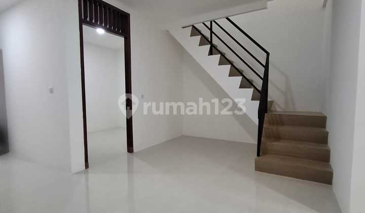 Dijual Rumah di Jalan Hemat, Grogol - Jakarta Barat, Bebas Banjir
