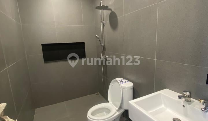 Dijual Rumah Furnished Brand New di Nangka Residence, Cengkareng - Jakarta 2