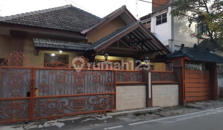 House for Sale Fast in Strategic Location Menteng, Central Jakarta