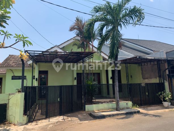 Di Jual Rumah Siap Huni di Taman Peninsula Pekayon Bekasi Di Jual Rumah Siap Huni di Taman Peninsula Pekayon Bekasi