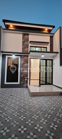 Wonorejo Rungkut Housing | Sale House SHM 8 Meter Road 3 Bedrooms