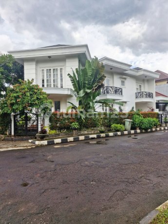 Rumahku.istanaku.mewah.akses.lebar Lokasi.bebas.banjir di Dalam.perumahan.besar.taman.permata.cikunir