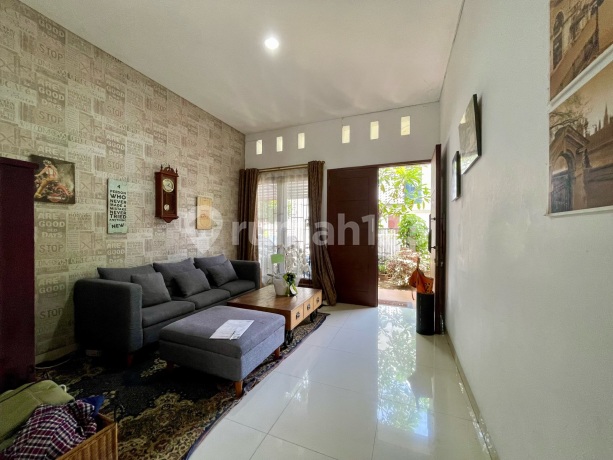 Rumah Modern Minimalis di Komplek Tanjung Barat Indah Jakarta Selatan Rumah Modern Minimalis di Komplek Tanjung Barat Indah Jakarta Selatan