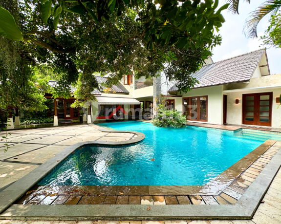 Tropical Modern Resort House in Cilandak Premium Area Near MRT Tropical Modern Resort House in Cilandak Premium Area Near MRT