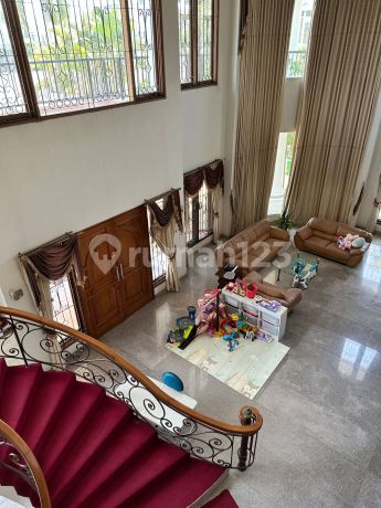 Luxurious 2-Story House on Jalan Boulevard Utama Araya Kertjaya Dharmahusada Indah, Firm Negotiation Until Deal