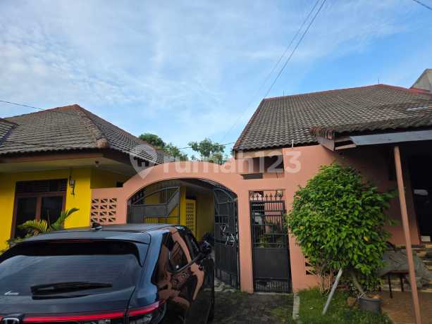 Dijual Rumah Tanah Luas Terdapat 2 Bangunan Dan 3 Rumah Di Pondok Ranji Ciputat Dijual Rumah Tanah Luas Terdapat 2 Bangunan Dan 3 Rumah Di Pondok Ranji Ciputat