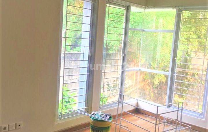 Dijual Rumah Bagus 2 Lantai di Puri Town House Bintaro