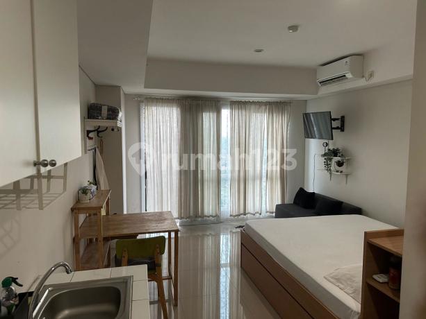 Apartemen Breeze Tipe Studio, Full Furnish