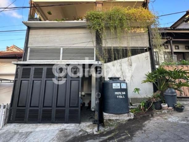 RUMAH 2 LANTAI DI PERUM PERMATA ARIZA JIMBARAN BADUNG, BALI
