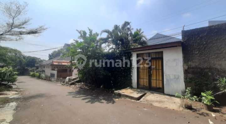 House With Large Land In Alvita Bintaro Ciputat