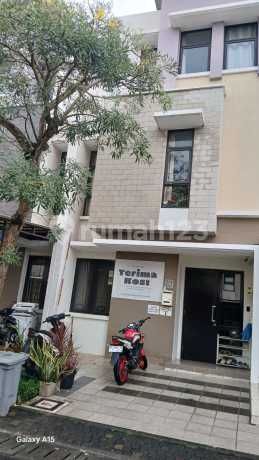 Investasi Menarik! Rumah Kost Alloggio Barat 8 Kamar SHM - Summarecon Serpong Investasi Menarik! Rumah Kost Alloggio Barat 8 Kamar SHM - Summarecon Serpong