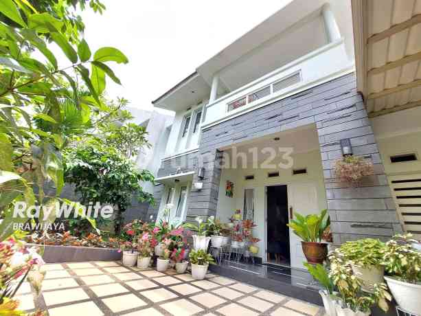 Rumah di Kompleks Dprd Dki Cibubur, Jaktim,3 Menit Ke Stasiun Lrt Rumah di Kompleks Dprd Dki Cibubur, Jaktim,3 Menit Ke Stasiun Lrt