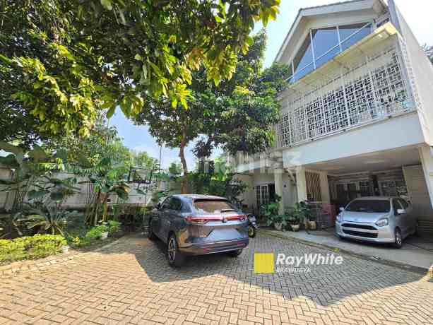 Rumah di Grand Cibubur Country, Bogor, Desain Cantik, Siap Huni Rumah di Grand Cibubur Country, Bogor, Desain Cantik, Siap Huni