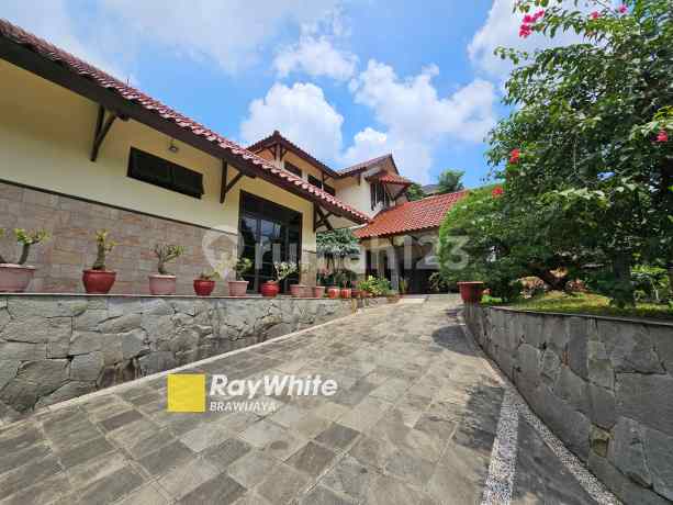 Rumah di komplek Bukit Pratama, Lebak Bulus, Lokasi tenang, 1 km ke MRT Lebak Bulus