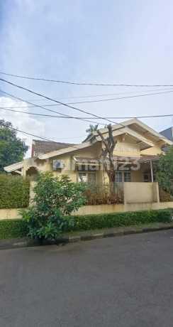 Rumah Hoek Satu Lantai Dekat Akses KRL dan Mall Bintaro