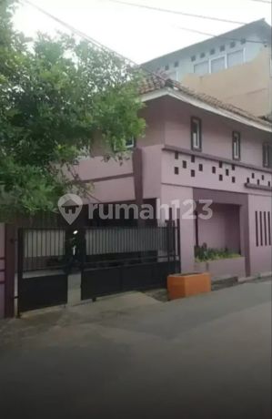 Rumah Tingkat Siap Pakai Jual Bu di Kemangsari , Jatibening