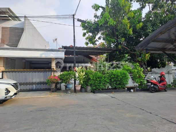 affordable and spacious house, 4-car road in Pulo Gebang Perma, Cakung