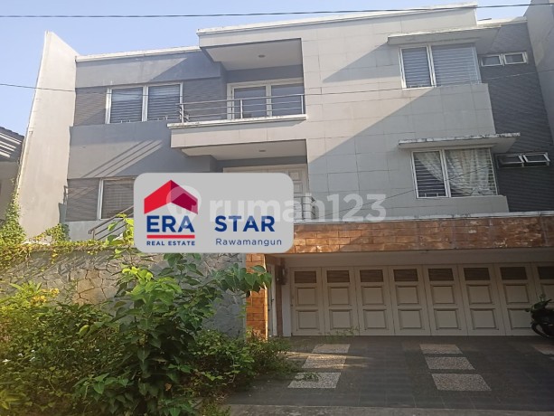 Rumah Mewah Murah Luas 3 Lantai di Villa Menara Kelapa Gading