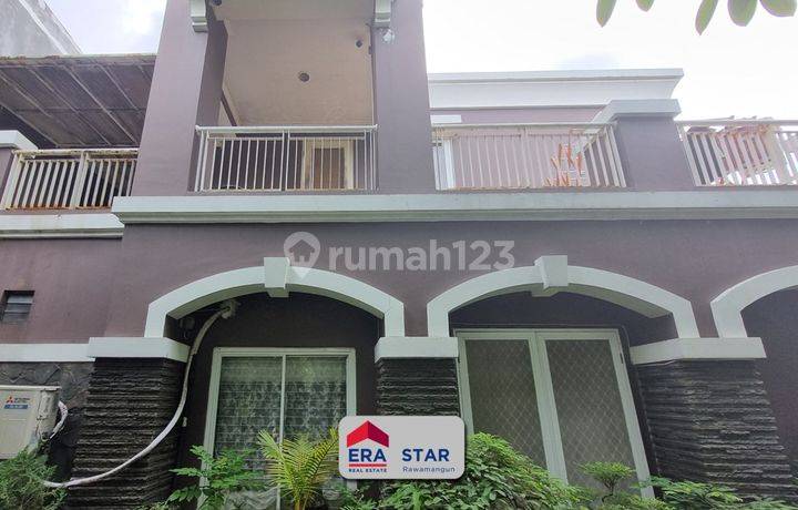 Rumah 2 Lantai Hook Bagus di Permata Mediterania Jakbar