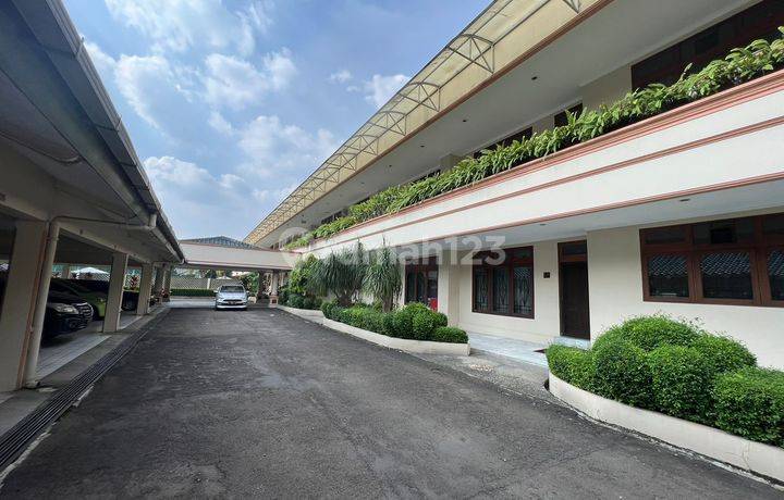 Investasi lokasi terbaik & Harga di bawah NJOP, 1 Komplek Apartment Mutiara Executive Residence (Hitung Tanah saja), Kemang, JakSel