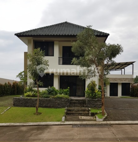 Rumah Villa Taman Dayu 2 Lantai Minimalis View Hutan Pinus