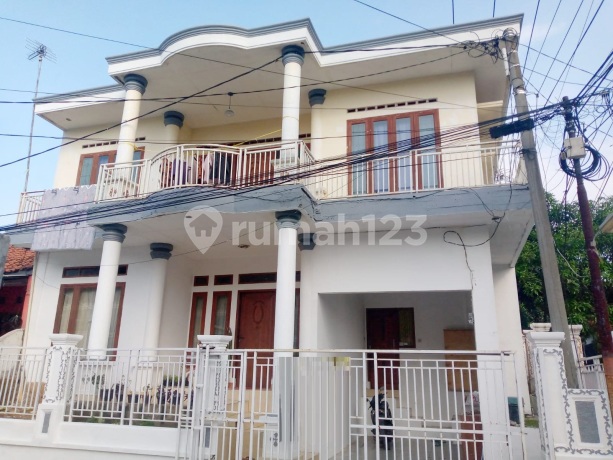 Rumah Dijual Cepat Terawat Adem Nyaman di Manglayang Regency