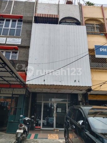 For sale: 4-story shop house in Fatmawati, super cheap price, still negotiable.