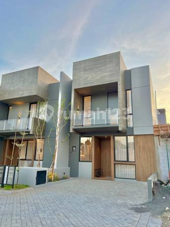 FREE DP FREE BIAYA2 RUMAH BARU DI CENTRAL PARK MERR 400M DARI MER