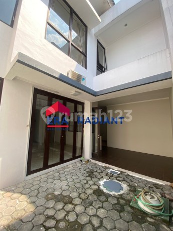 Rumah Siap Huni di Discovery Serenity - Lokasi Strategis