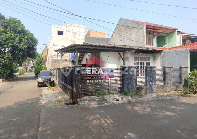 Dijual Rumah Hook Hitung Tanah di Komplek Alvita Ciputat
