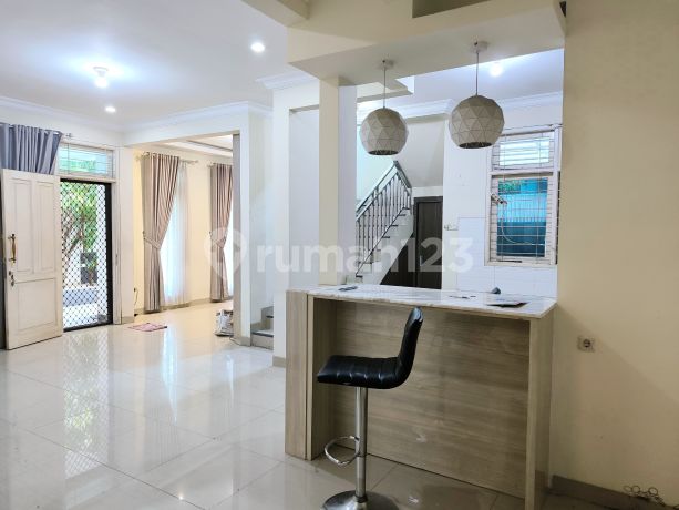 Quick Sale, Neat Semi-Furnished Corner House in Sunter Paradise Quick Sale, Neat Semi-Furnished Corner House in Sunter Paradise