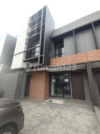 Dijual Rumah Cantik Cluster Flavio Suvarna Sutera Tangerang