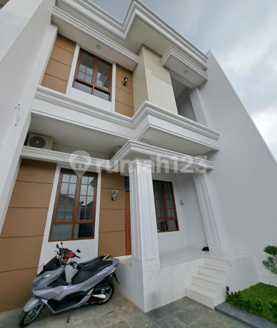 Ready House Still New in Grafika Banyumanik, Good Building