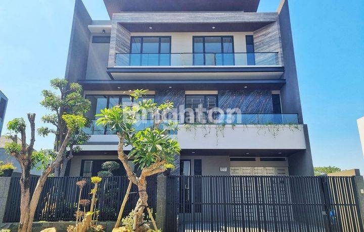 RUMAH NORTH EMERALD MANSION CITRALAND dekat Honda, Unesa, komersial