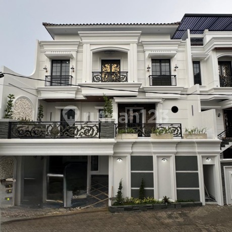 Siap Huni, Rumah, 2 Lantai, SHM, di Ragunan