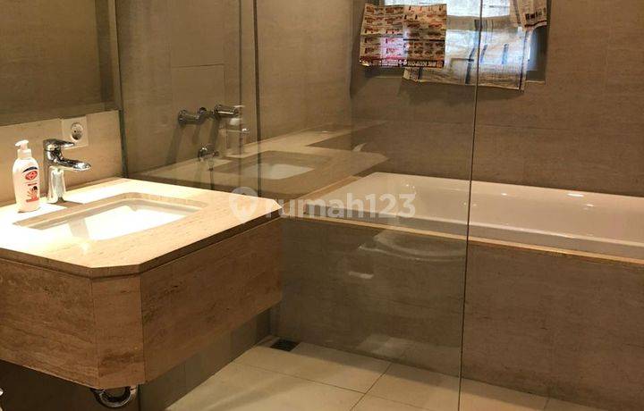 Apartemen Condominium Taman Anggrek Residence Kondisi Bagus